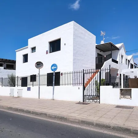 펜션 Casa Toni - Next To Playa Grande By Lanzarote *